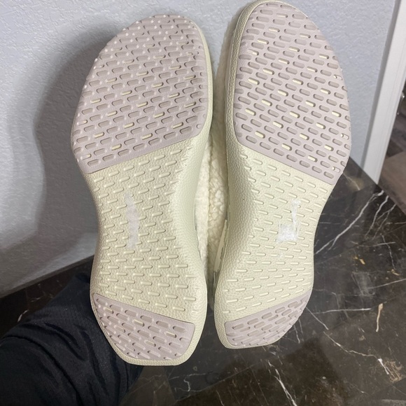 Allbirds Wool Dasher Fluffs - Picture 2 of 7